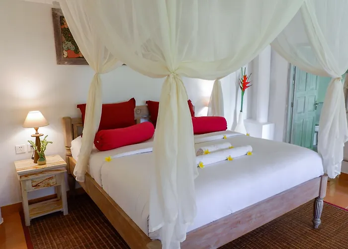 Hotel B Saya