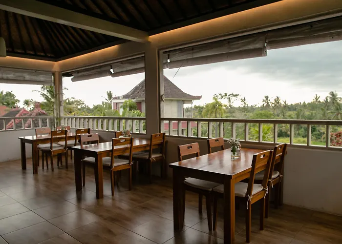 B Saya Hotel