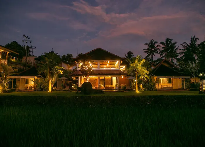 Hotel B Saya