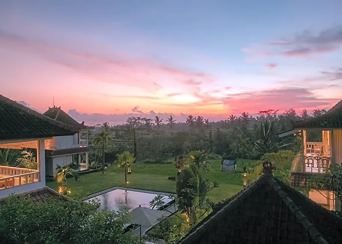 Hotel B Saya 3*