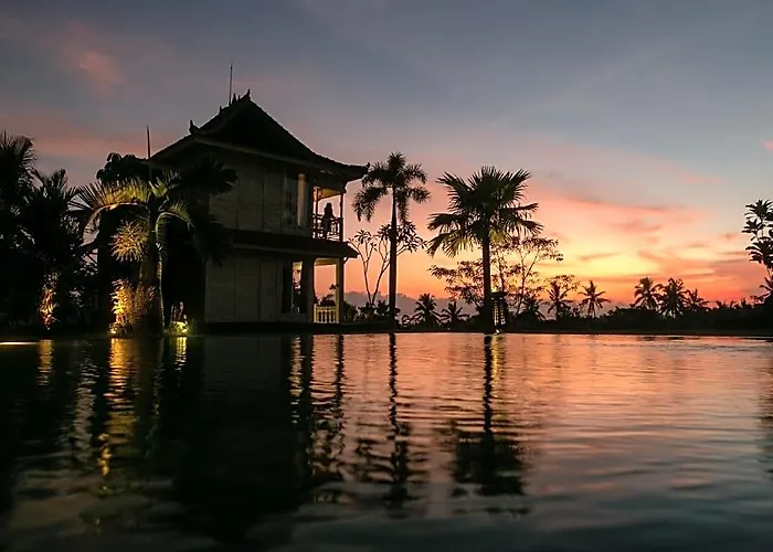 Hotel B Saya