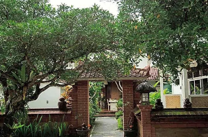 B Saya Hotel