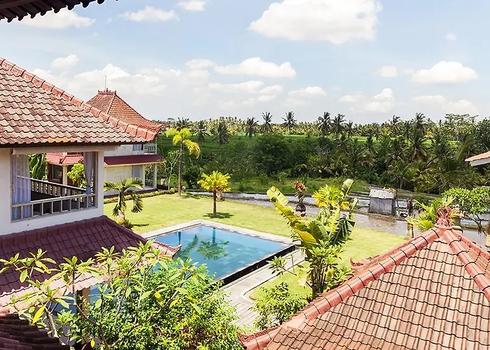 B Saya Hotel 3*