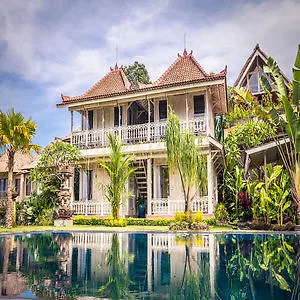 Hotel B Saya