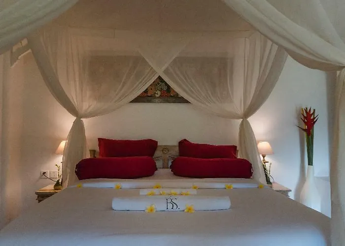 B Saya Hotel 3*